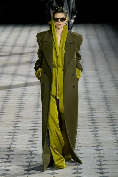Look 34